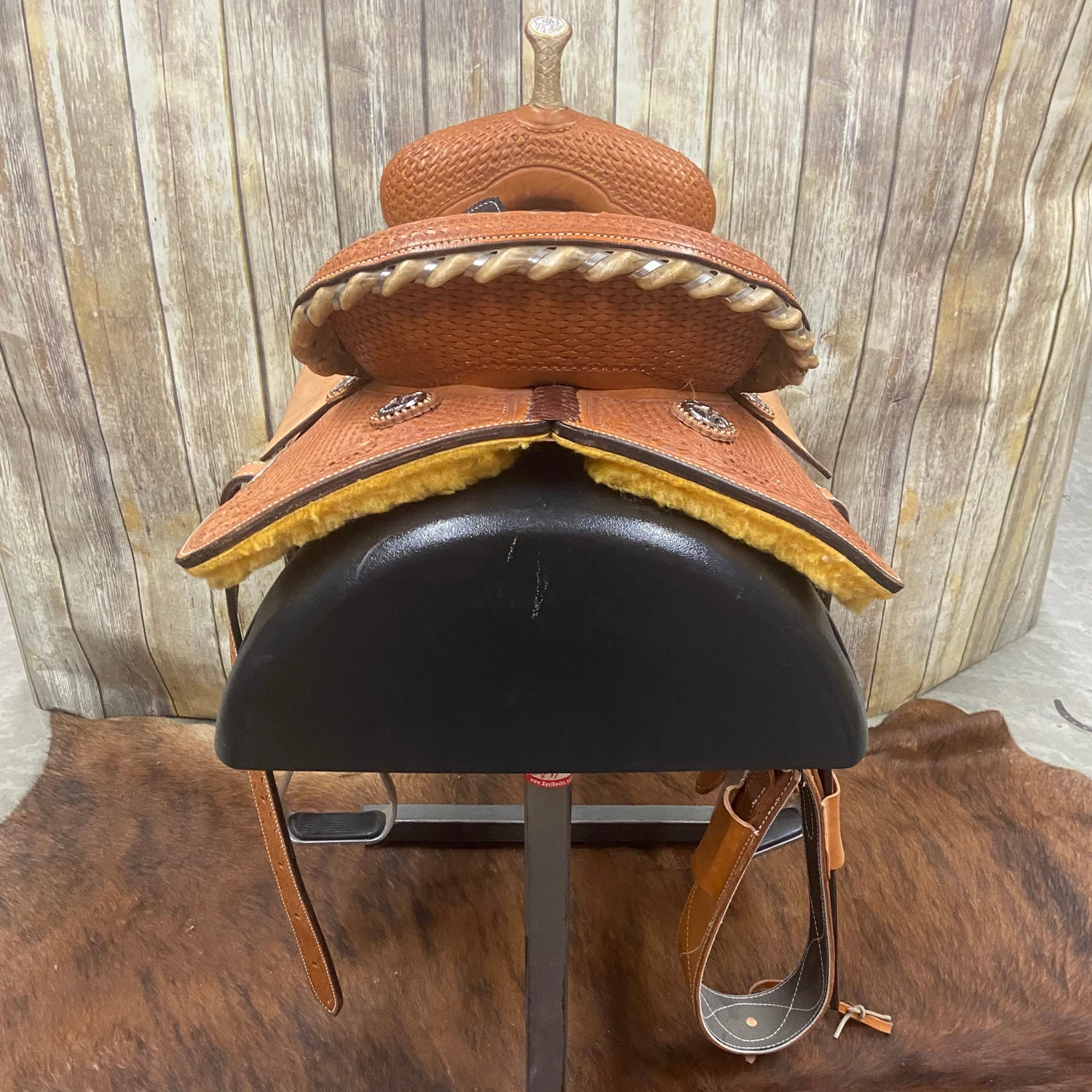 HR Saddlery 16 Inch Barrel Saddle 7 HR Saddlery 16 Inch Barrel Saddle - Image 5