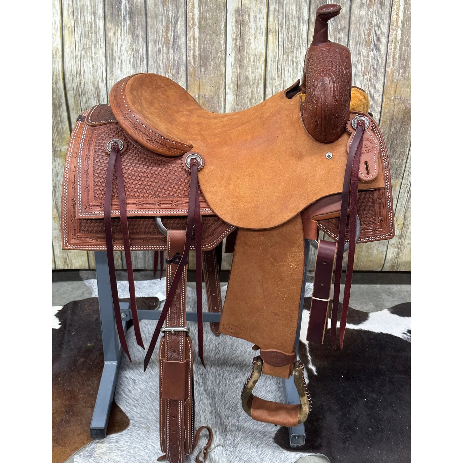 HR Saddlery 16 Inch Basic Ranch Cutter 4 HR Saddlery 16 Inch Basic Ranch Cutter - Image 2